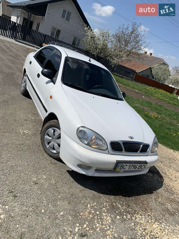 Седан Daewoo Lanos 2003 в Городке