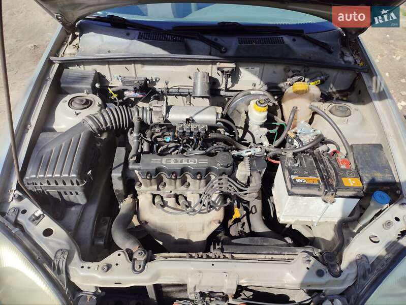Седан Daewoo Lanos 2003 в Киеве