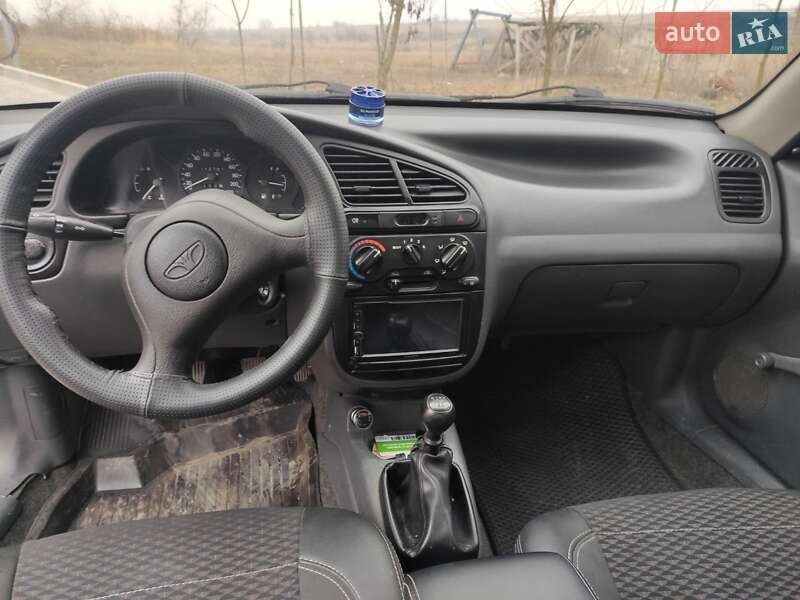 Седан Daewoo Lanos 2008 в Южному