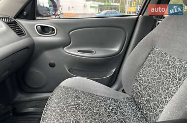 Седан Daewoo Lanos 2011 в 