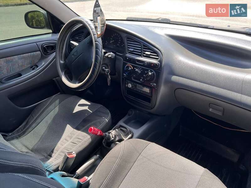 Седан Daewoo Lanos 2004 в Запорожье