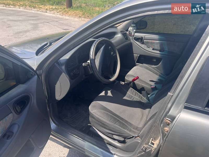 Седан Daewoo Lanos 2004 в Запорожье