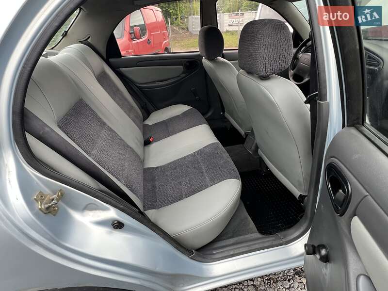 Седан Daewoo Lanos 2005 в Шептицькому
