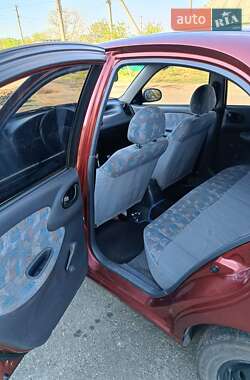 Седан Daewoo Lanos 2000 в 