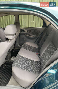 Седан Daewoo Lanos 2002 в 
