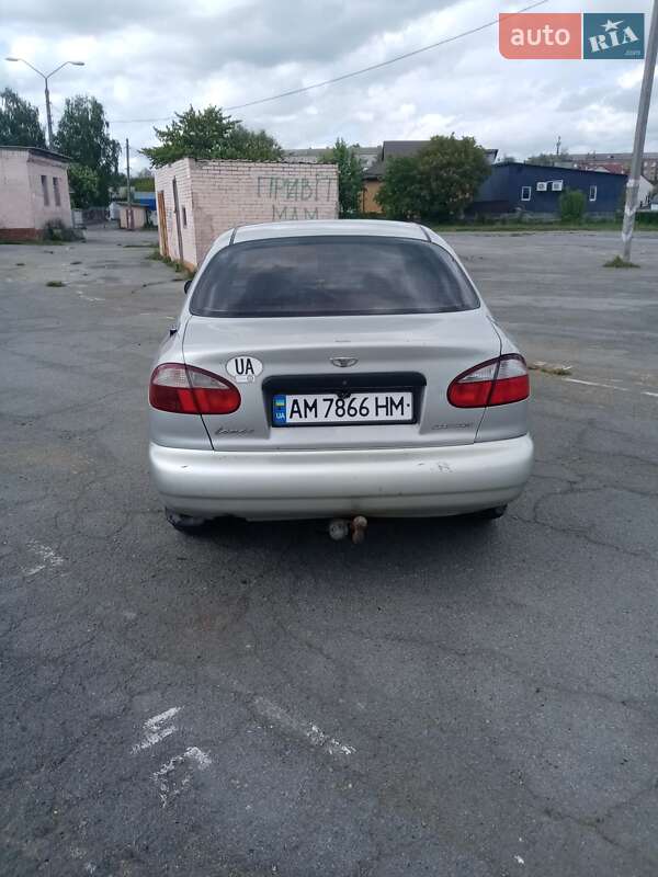 Седан Daewoo Lanos 2002 в Звягеле