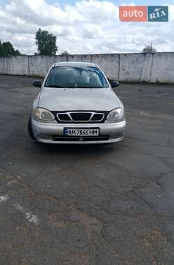 Седан Daewoo Lanos 2002 в Звягеле