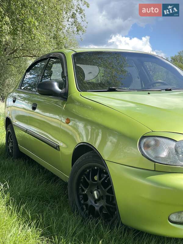Седан Daewoo Lanos 2002 в Нежине