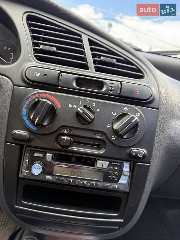 Седан Daewoo Lanos 2003 в Чернигове