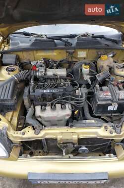 Седан Daewoo Lanos 2002 в 