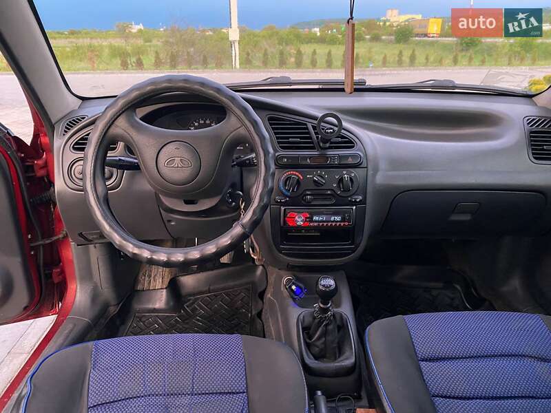 Седан Daewoo Lanos 2003 в Золочеве