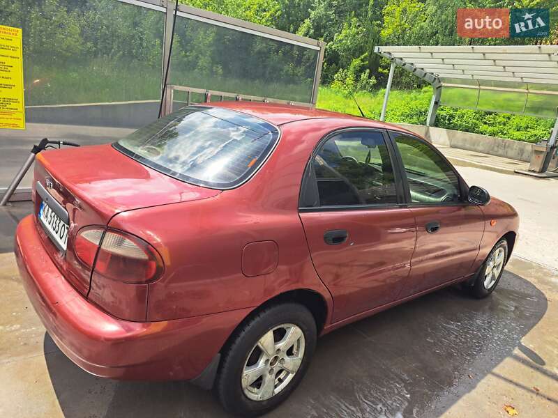 Седан Daewoo Lanos 2006 в Києві