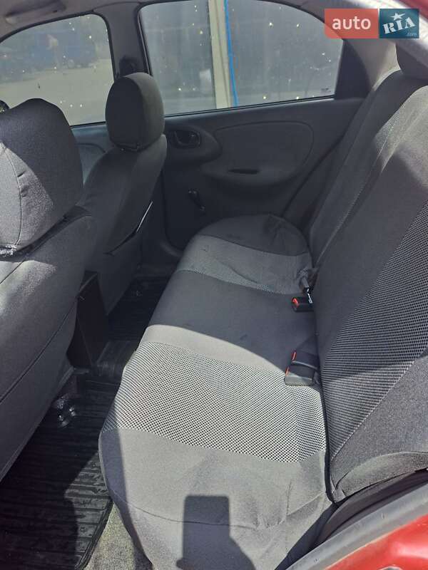 Седан Daewoo Lanos 2006 в Києві