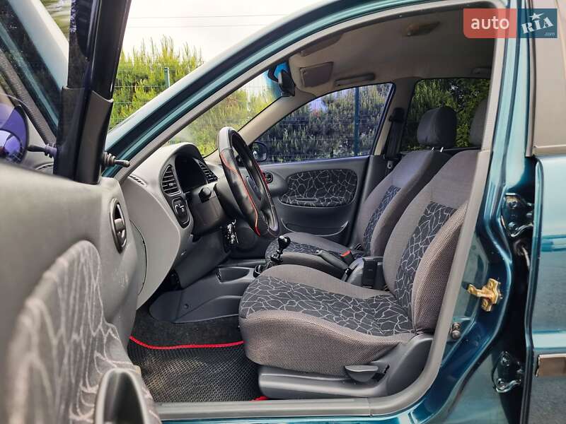 Седан Daewoo Lanos 2003 в Хмельницком