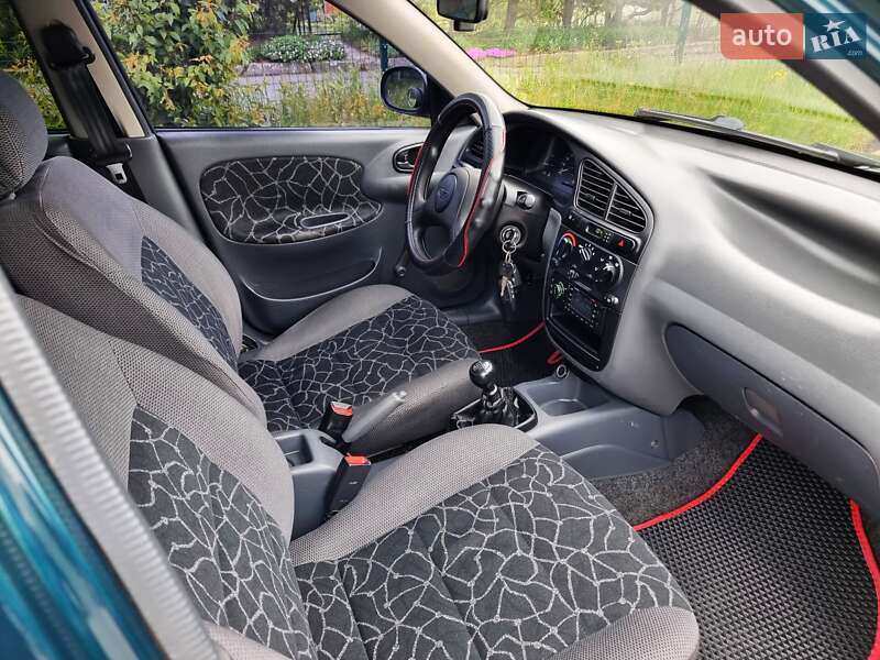 Седан Daewoo Lanos 2003 в Хмельницком