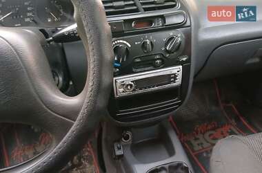 Седан Daewoo Lanos 2001 в 