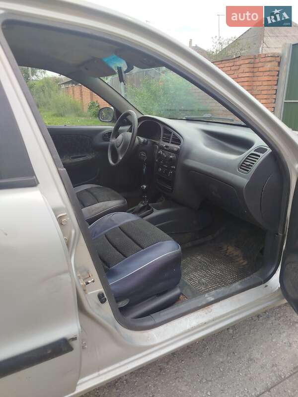 Седан Daewoo Lanos 2004 в Харькове