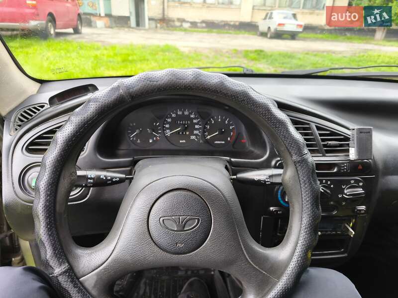 Седан Daewoo Lanos 2004 в Новомосковске
