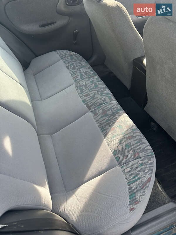 Седан Daewoo Lanos 2004 в Запорожье