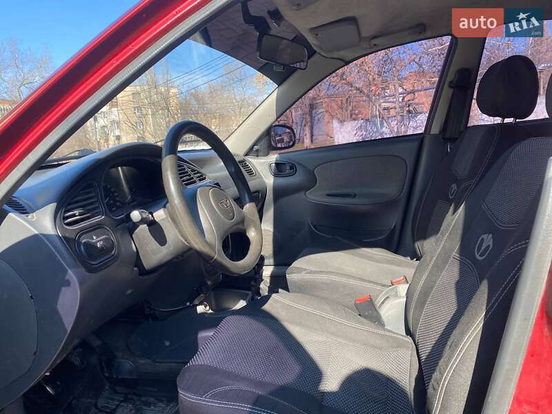 Седан Daewoo Lanos 2003 в Миколаєві