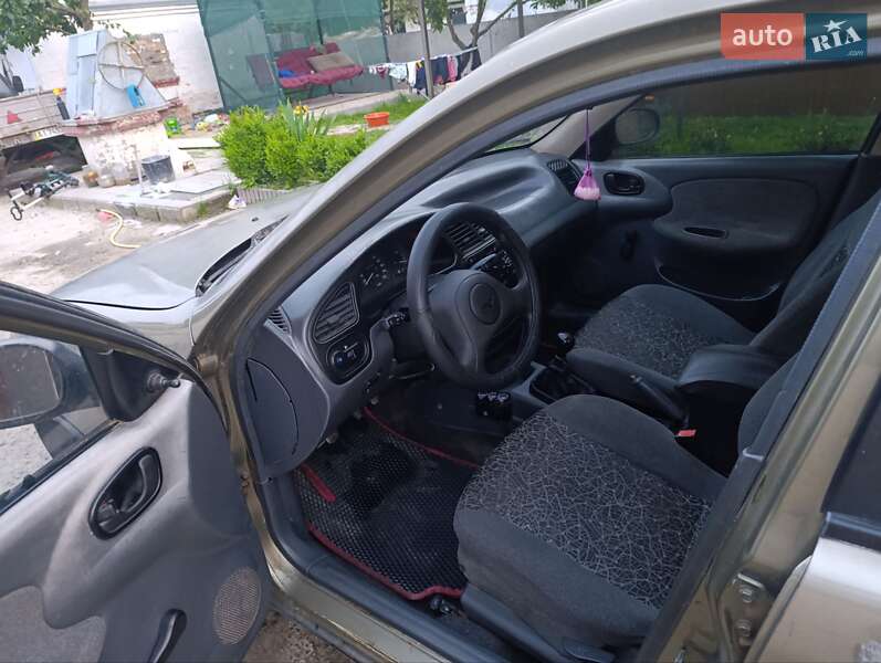 Седан Daewoo Lanos 2005 в Миронівці