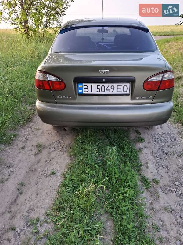 Седан Daewoo Lanos 2003 в Полтаве