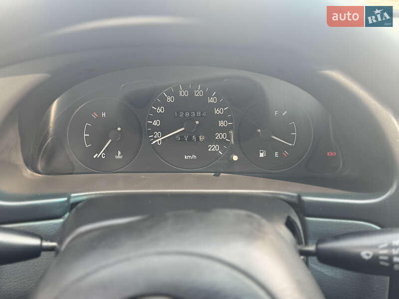 Седан Daewoo Lanos 2003 в Чугуеве