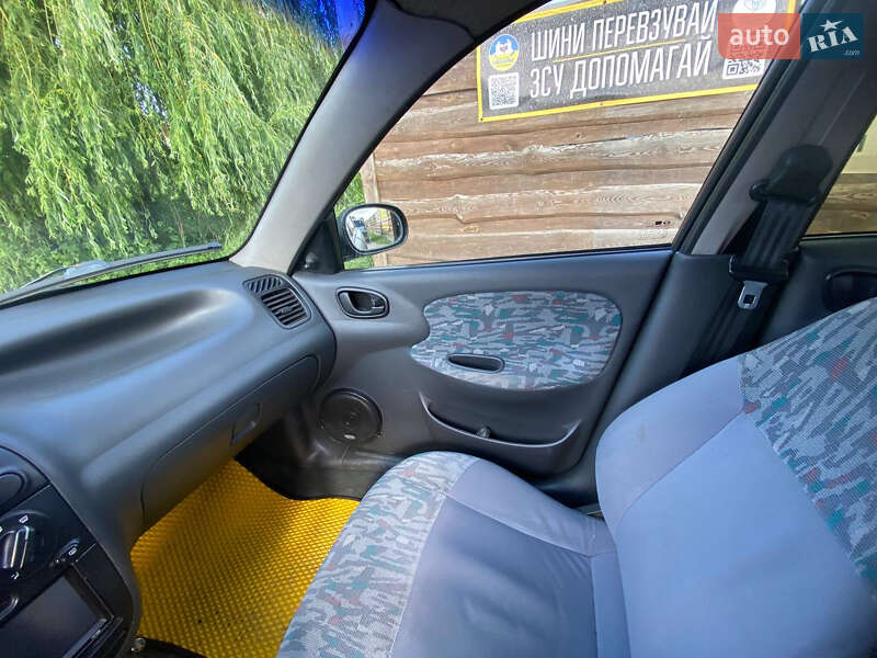 Седан Daewoo Lanos 1999 в Киеве
