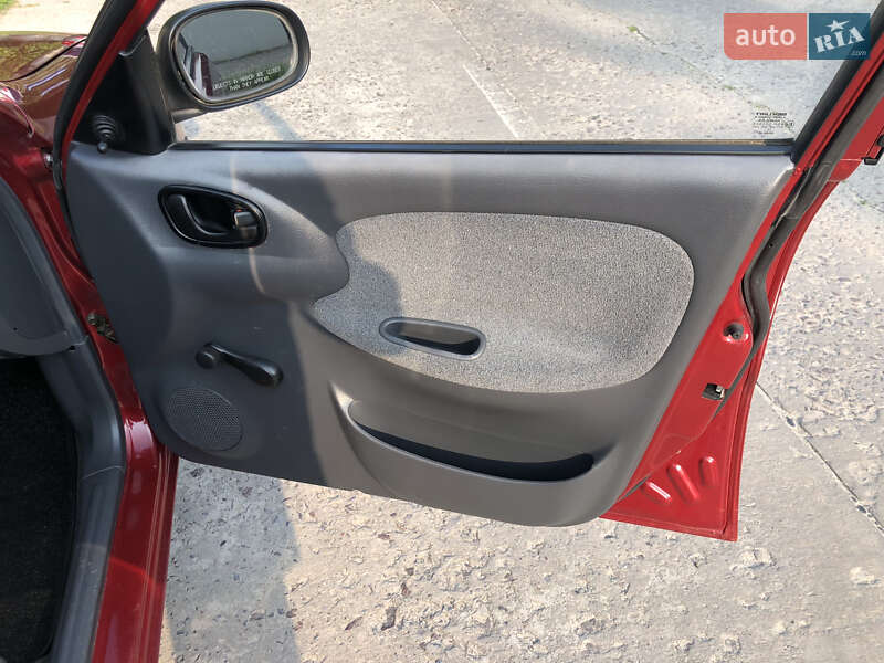 Седан Daewoo Lanos 2005 в Львове