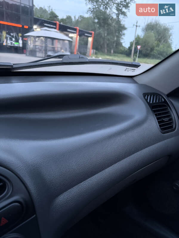 Седан Daewoo Lanos 2009 в Полтаві