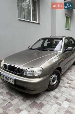 Седан Daewoo Lanos 2004 в Киеве