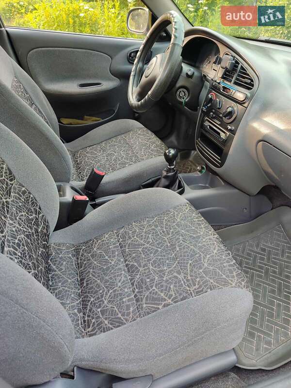 Седан Daewoo Lanos 2004 в Кременці