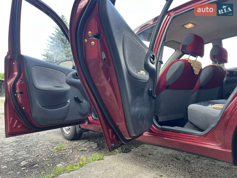 Седан Daewoo Lanos 2006 в Лозовой