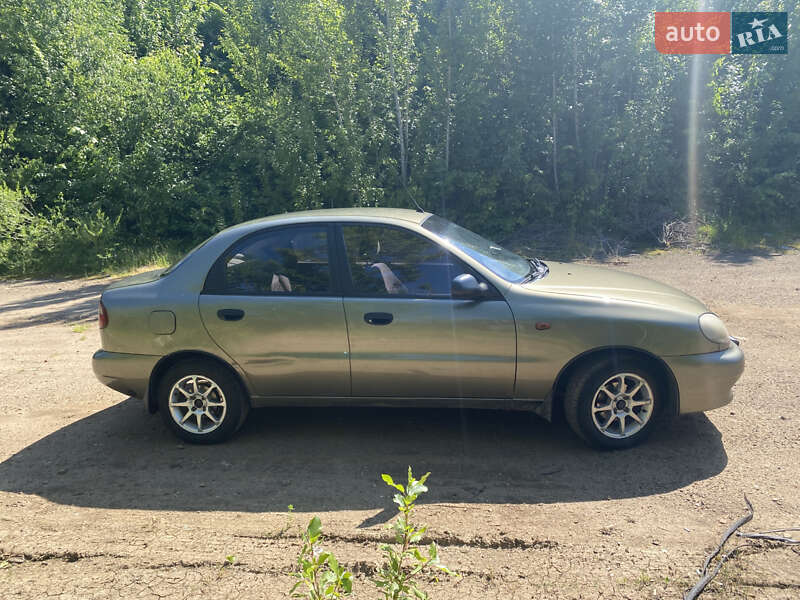 Седан Daewoo Lanos 2004 в Новом Роздоле