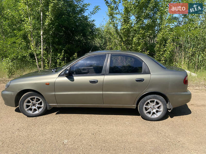 Седан Daewoo Lanos 2004 в Новом Роздоле