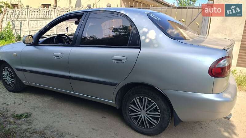 Седан Daewoo Lanos 2003 в Измаиле