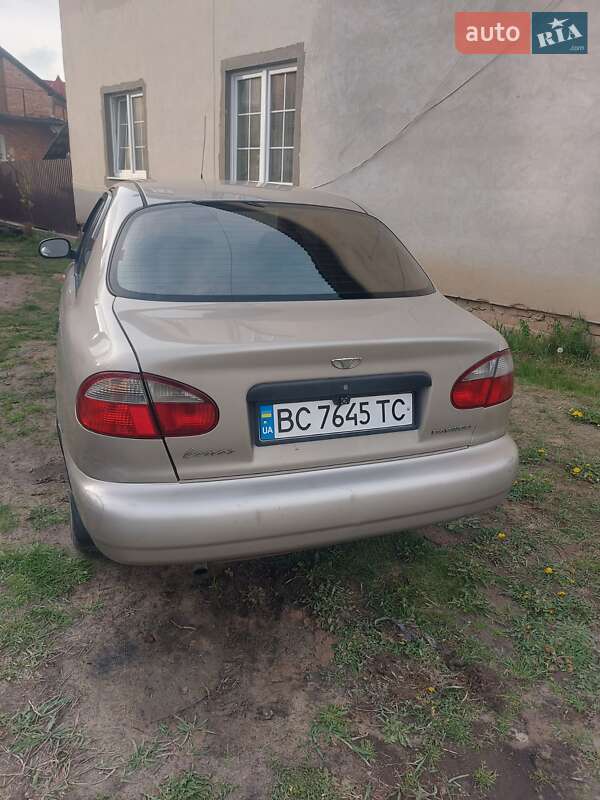 Седан Daewoo Lanos 2004 в Львове
