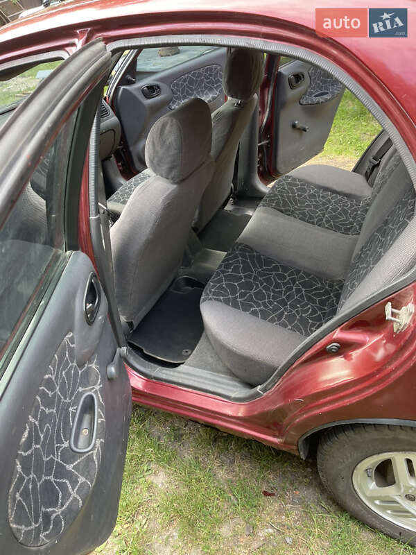 Седан Daewoo Lanos 2002 в Виннице