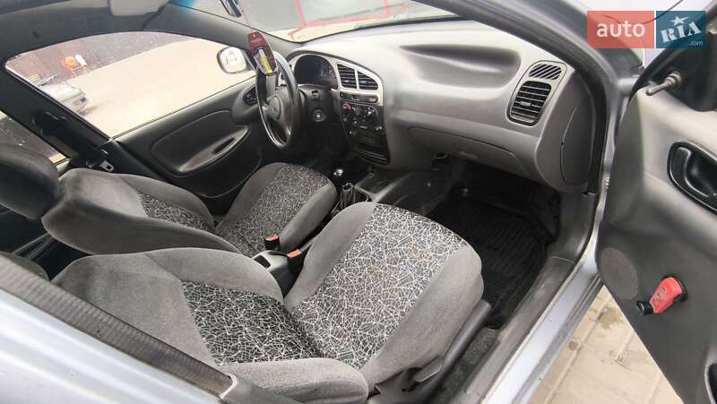 Седан Daewoo Lanos 2010 в Чернигове