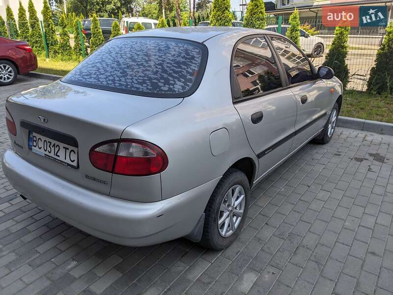 Седан Daewoo Lanos 2005 в Новояворовске