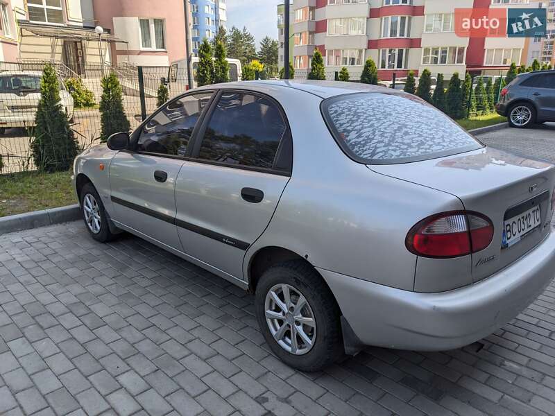 Седан Daewoo Lanos 2005 в Новояворовске