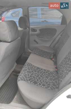 Седан Daewoo Lanos 2003 в Кременчуці