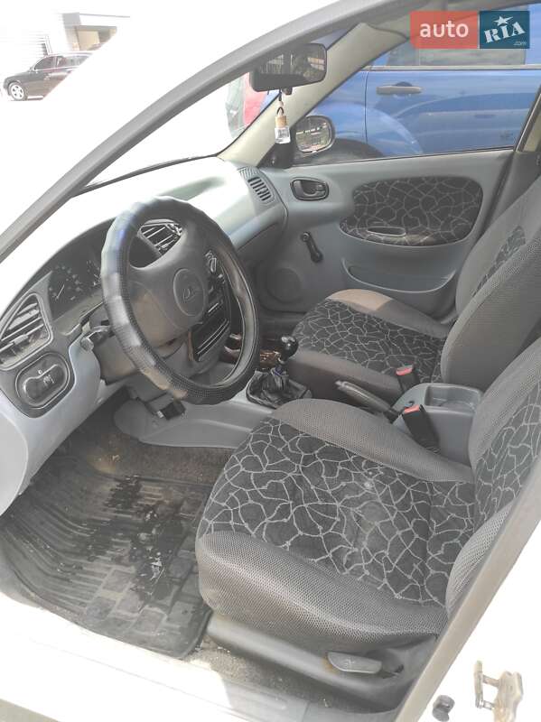 Седан Daewoo Lanos 2003 в Кременчуге