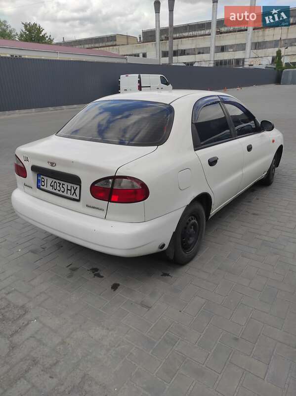 Седан Daewoo Lanos 2003 в Кременчуці