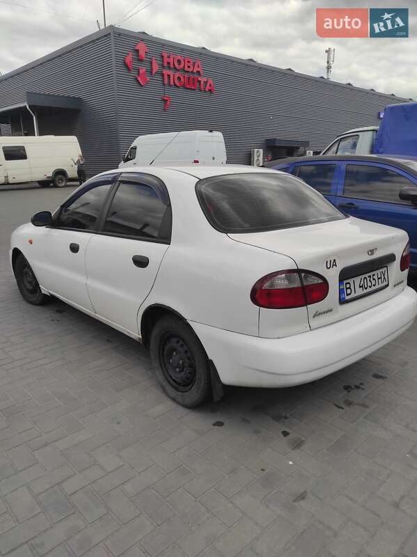 Седан Daewoo Lanos 2003 в Кременчуці