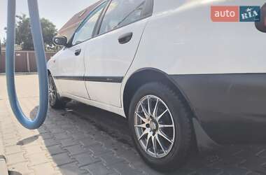 Седан Daewoo Lanos 1998 в 
