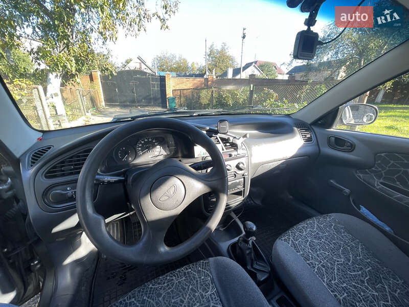 Седан Daewoo Lanos 2003 в Луцьку