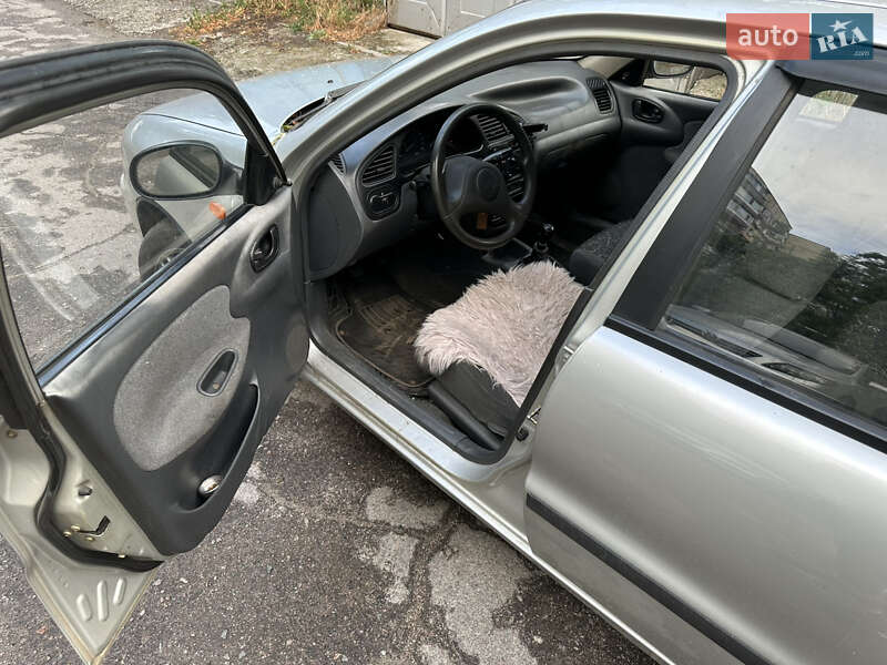 Седан Daewoo Lanos 2004 в Днепре