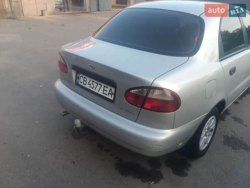 Седан Daewoo Lanos 2003 в Мене