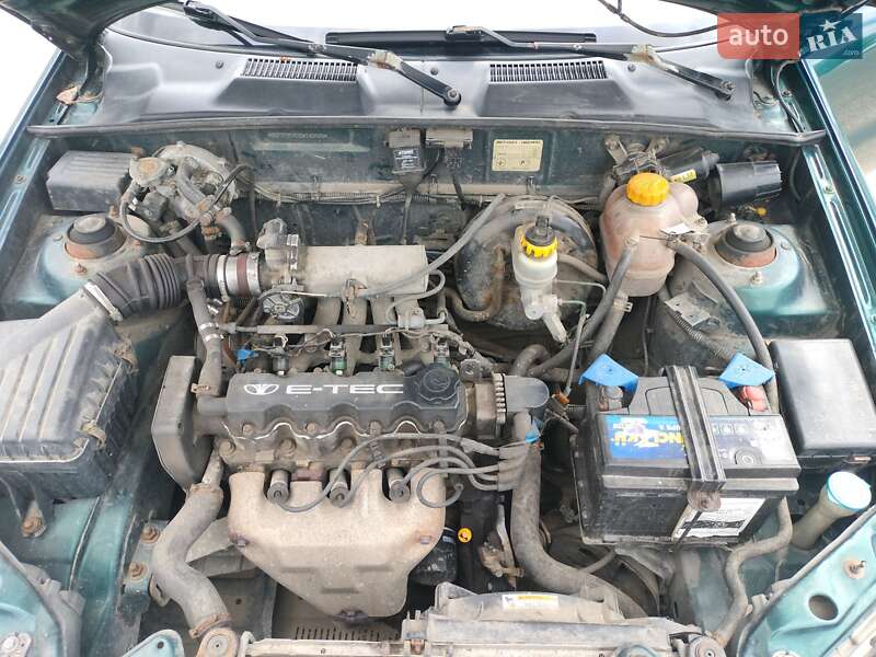 Седан Daewoo Lanos 2002 в Киеве